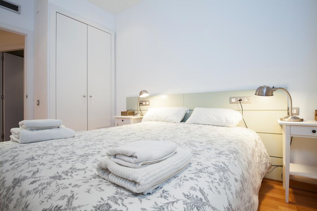 Flateli Urquinaona Apartment Barcelona Ngoại thất bức ảnh