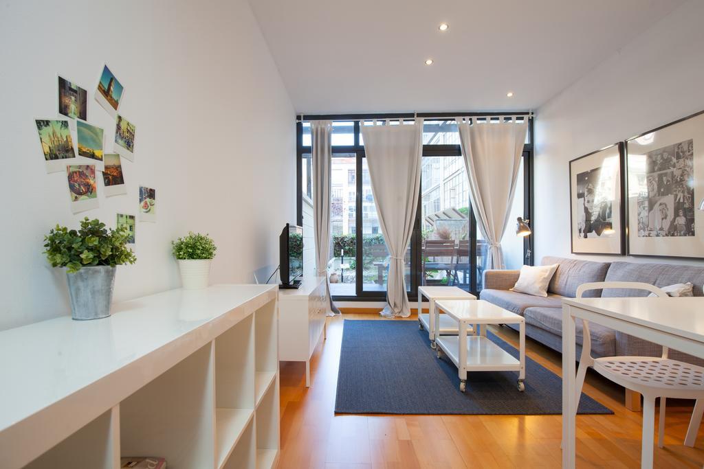Flateli Urquinaona Apartment Barcelona Ngoại thất bức ảnh
